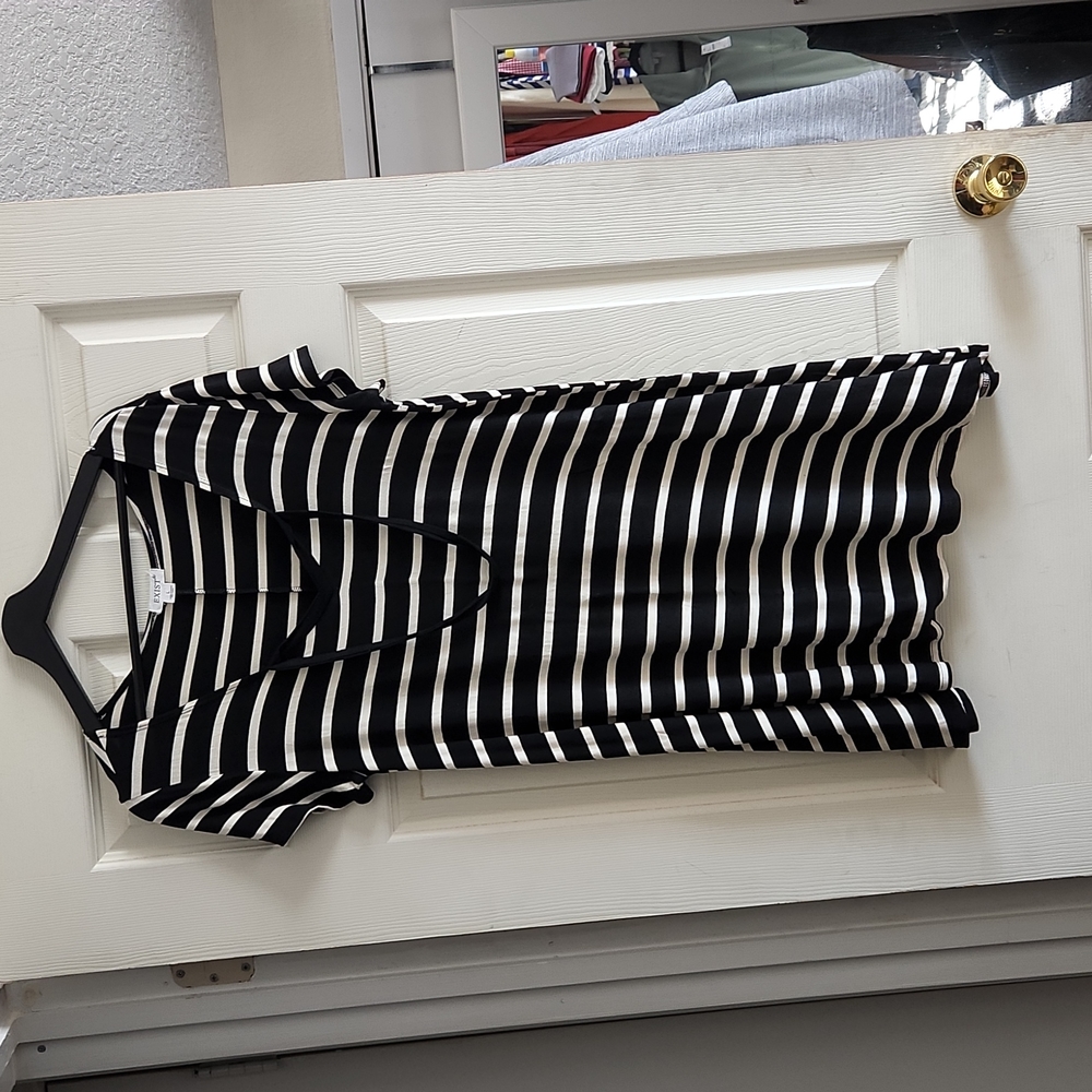 Black & White Dress Exist Large 95% Rayon 5% Spandex